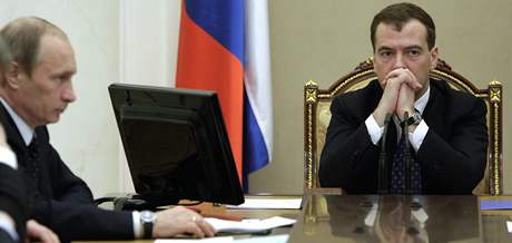 Putin a Medvedv budou muset eit situaci v Kaliningradu.